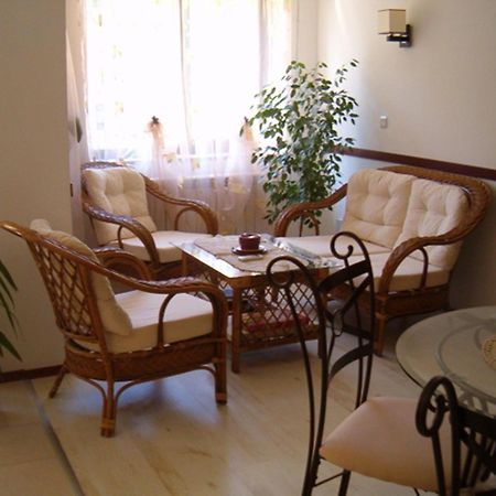 Family Hotel Bellehouse Chernomorets Exterior photo