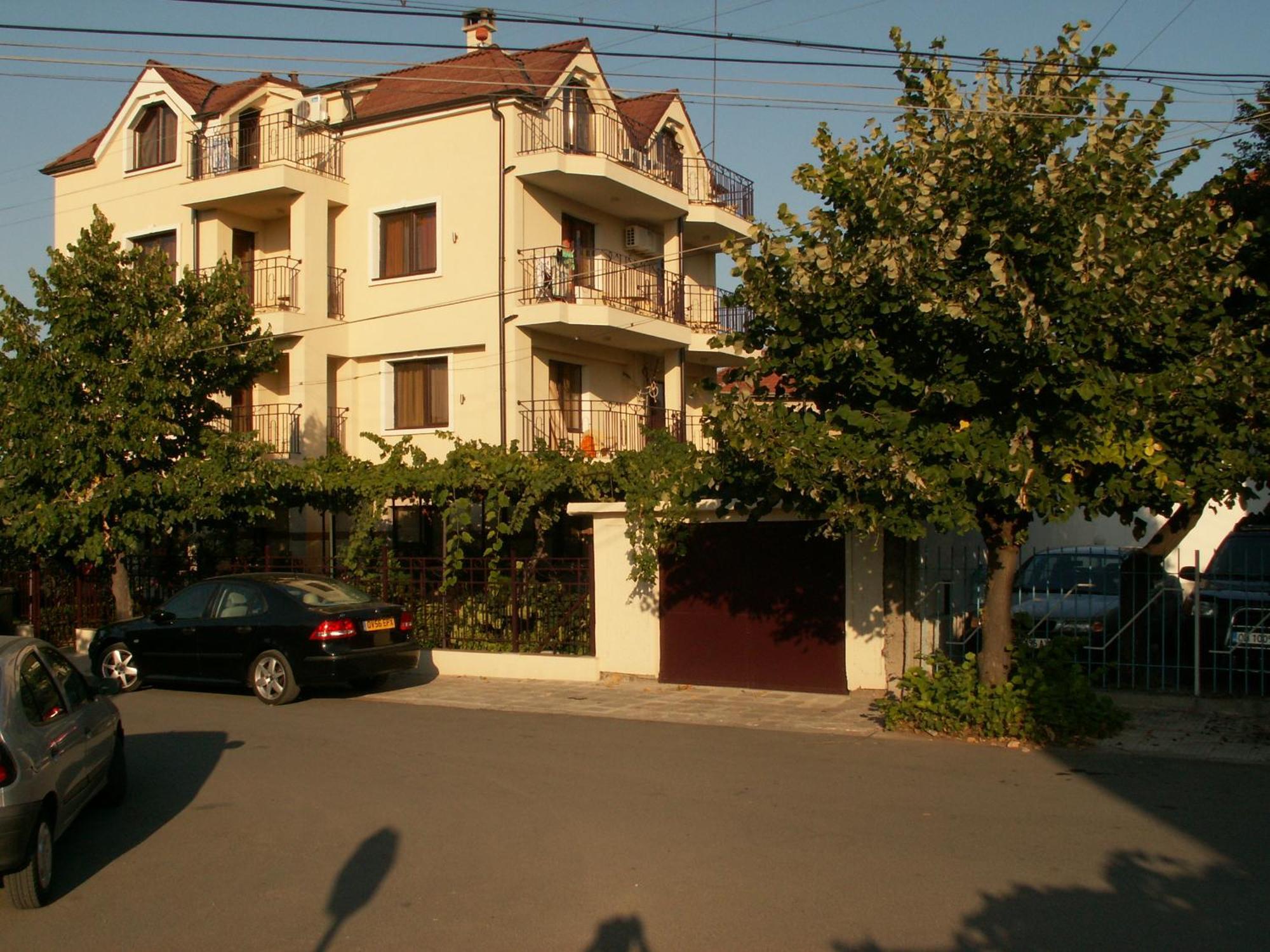 Family Hotel Bellehouse Chernomorets Exterior photo