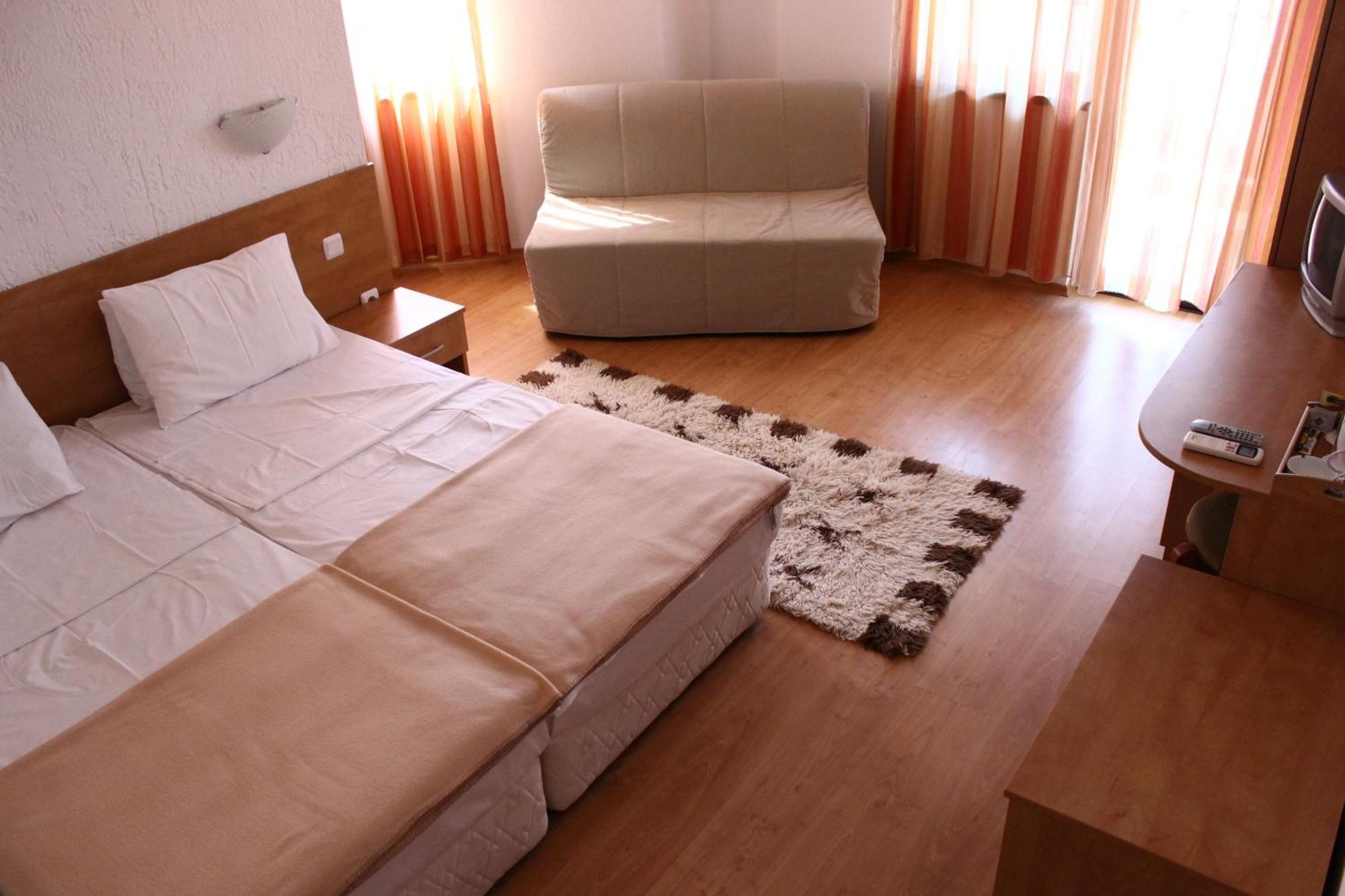 Family Hotel Bellehouse Chernomorets Room photo