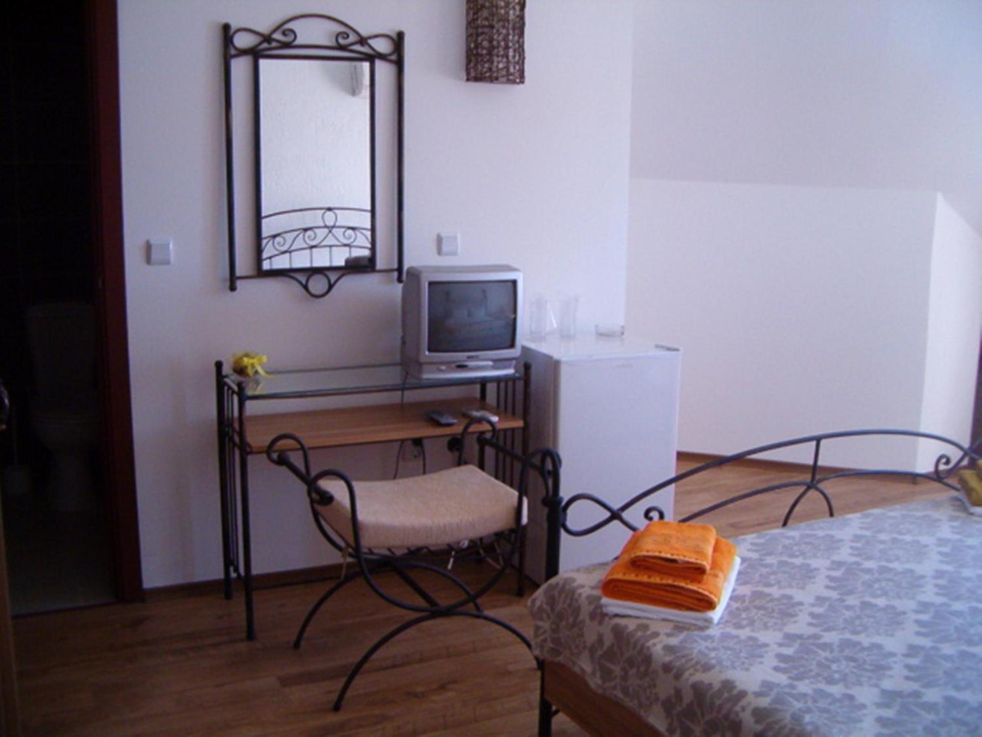 Family Hotel Bellehouse Chernomorets Room photo