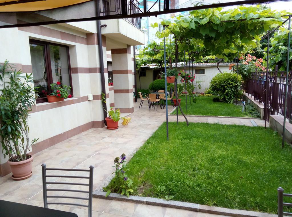 Family Hotel Bellehouse Chernomorets Exterior photo