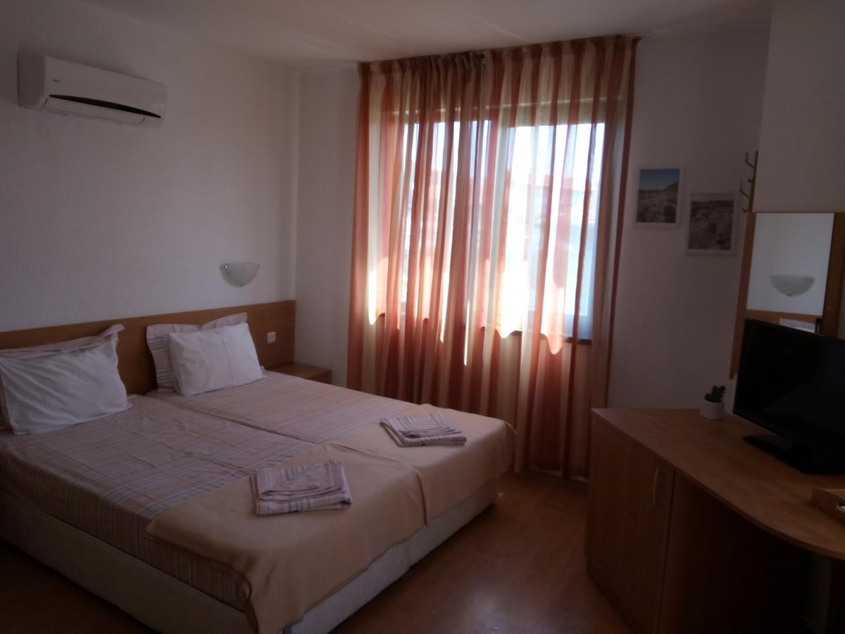 Family Hotel Bellehouse Chernomorets Exterior photo