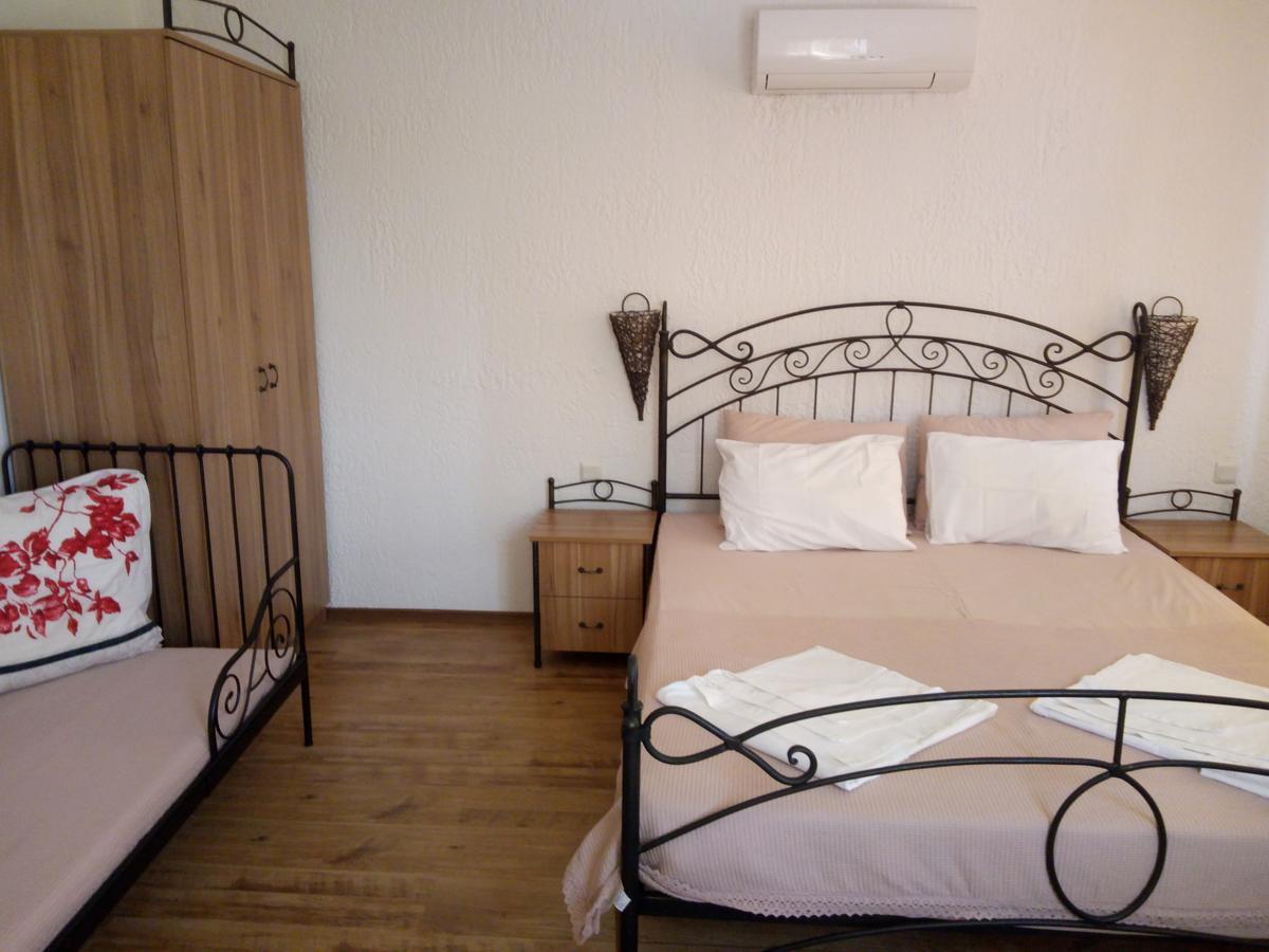 Family Hotel Bellehouse Chernomorets Exterior photo